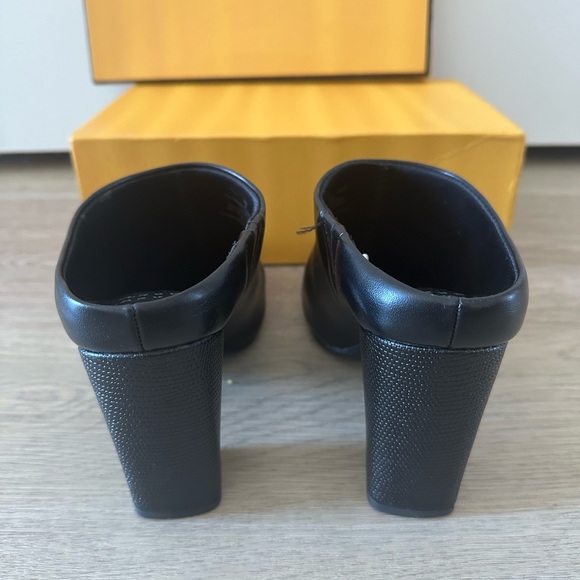 Black Slip on Mule Heels - Picture 4 of 5